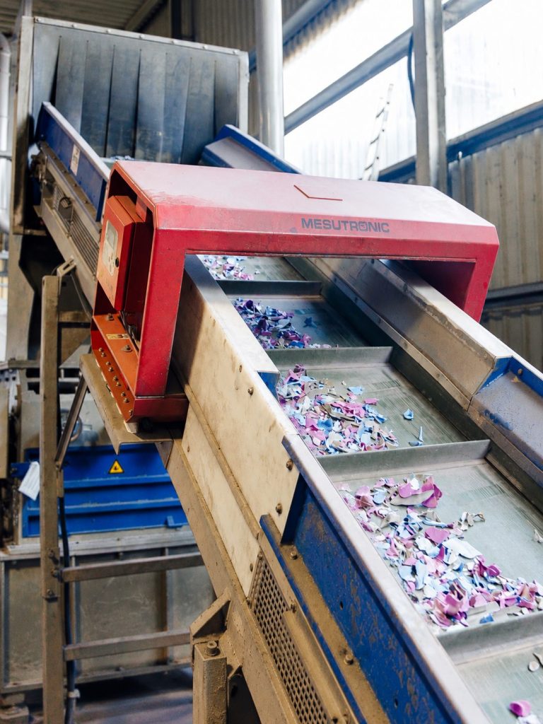 Förderband mit Plastikdetektor für Plastik Compounds